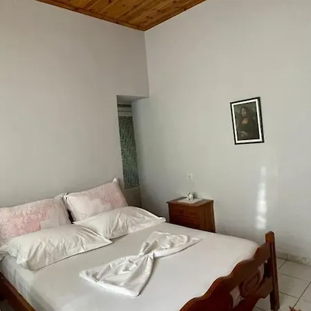 Cozy House In The City Center Villa