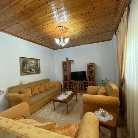 Cozy House In The City Center * Gjirokastër
