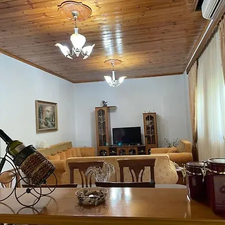 Cozy House In The City Center * Gjirokaster