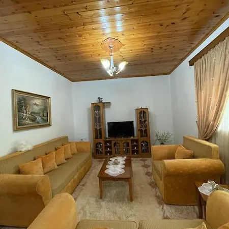 Cozy House In The City Center Vila